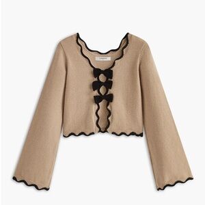 Commense Contrast Wave Trim Bow Sweater